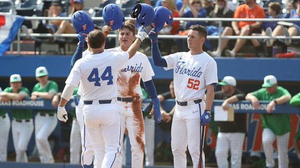 Florida first baseman Kendrick Calilao (6) leads off base during