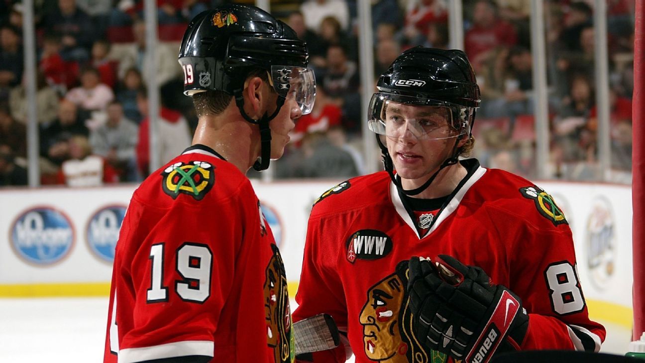 Chicago Blackhawks’ Jonathan Toews, Patrick Kane – Ik wou dat we in 2010 een paar verschillende dingen hadden gedaan om Kyle Beach te helpen