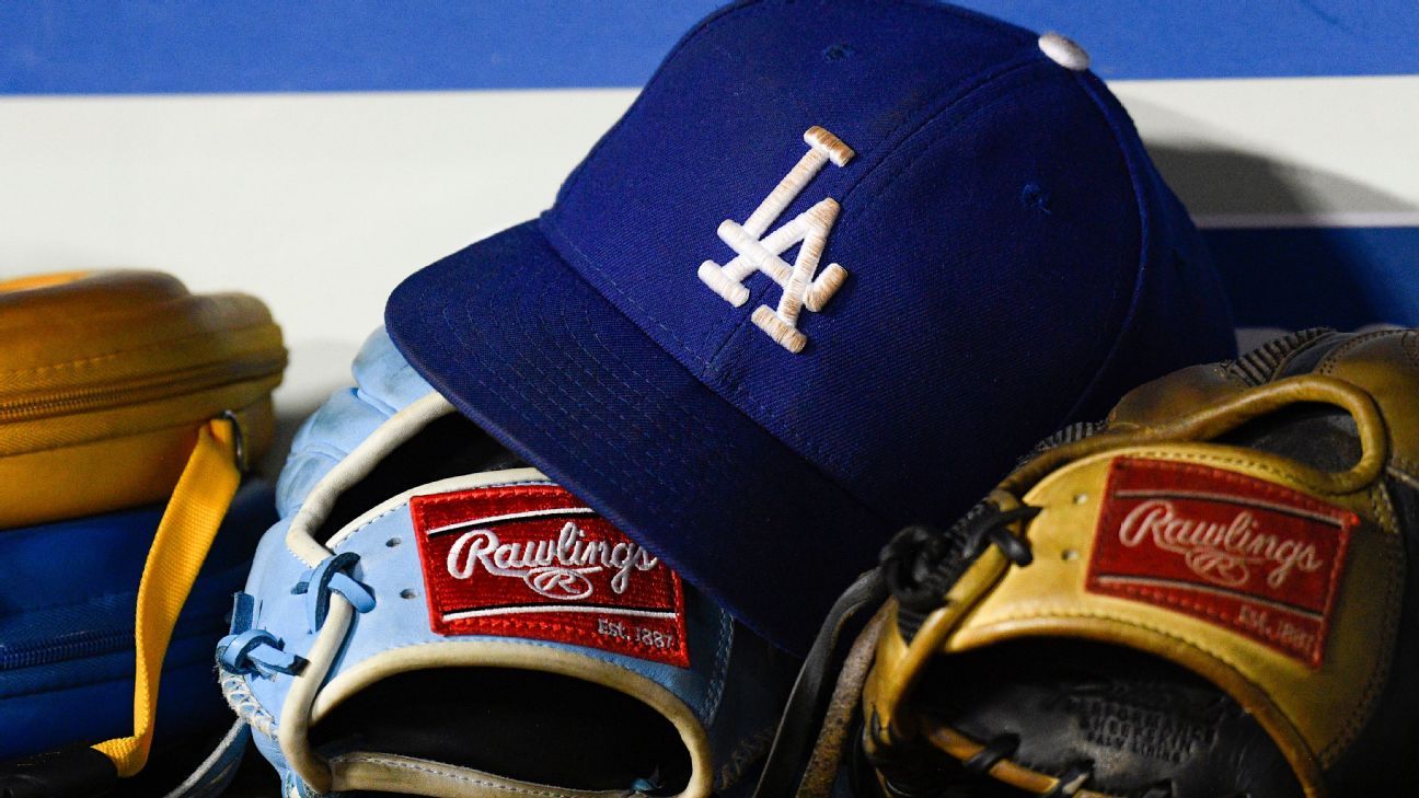 Dodgers OF prospect Pages to make debut Tues.