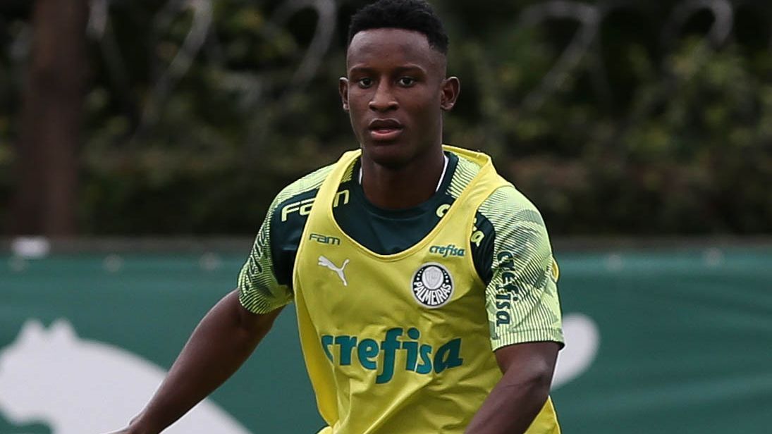 Clube da Séria A se aproxima da contratação de Ivan Angulo, do Palmeiras