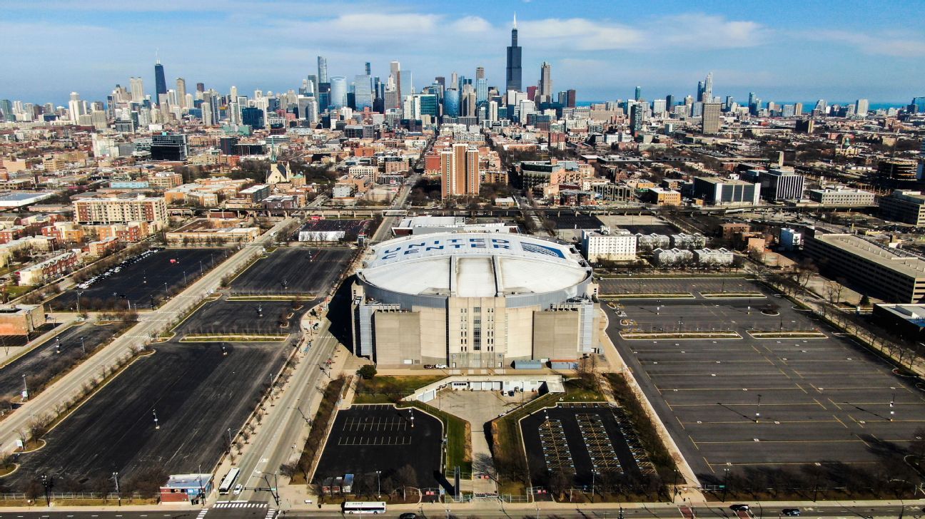 He in the center of chicago