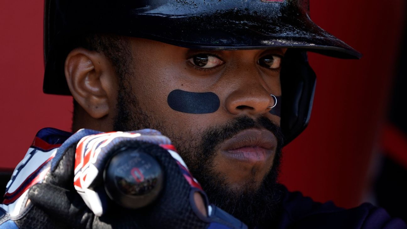 Indians' DeShields Jr. tests positive for COVID-19