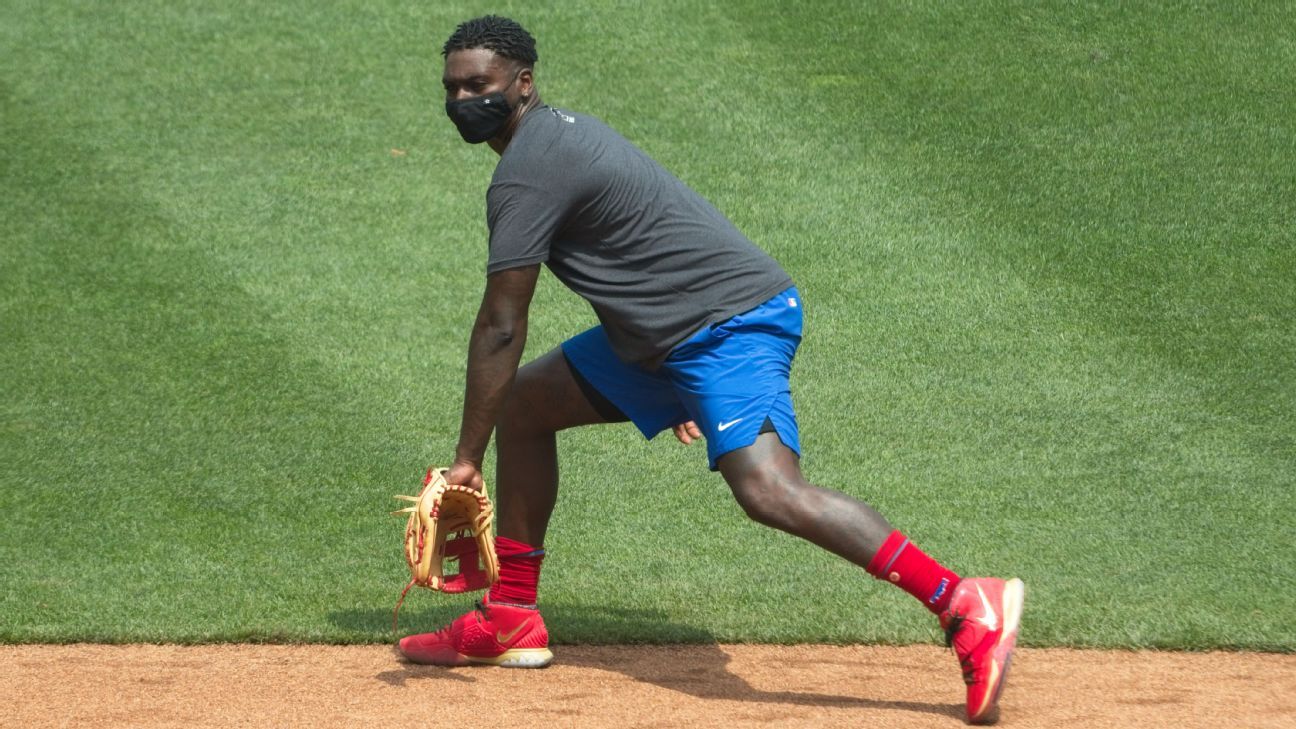 ESPN on X: Didi Gregorius hit his first homer as a Phillie while wearing a  mask ( @Mastercard)  / X