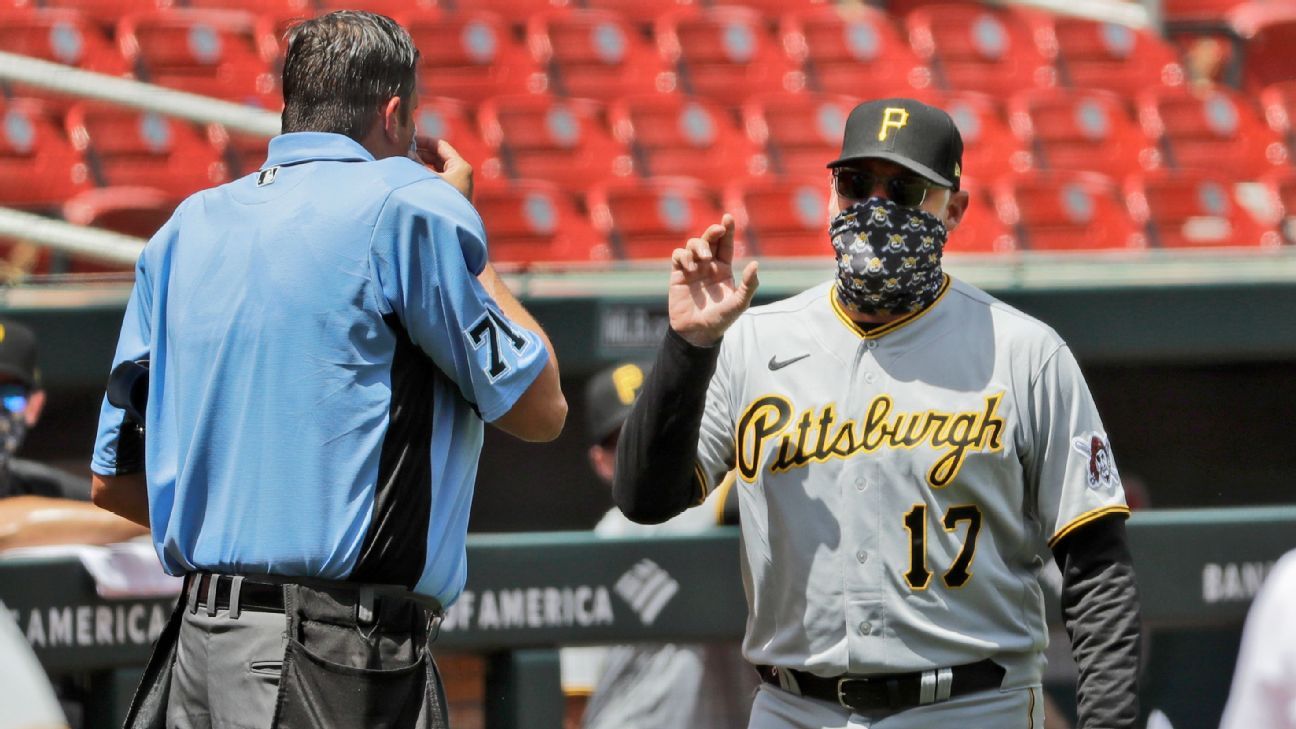 Pirates broadcaster embarrasses himself with comments about Derek