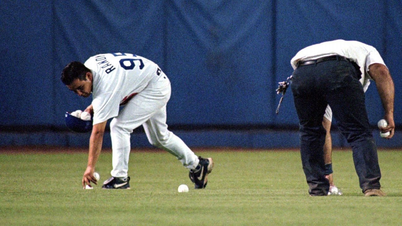 Starting Lineup RAUL MONDESI 1996 LA Dodgers baseball vintage