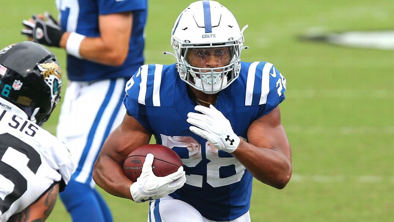 He play football вопрос. QUINTON Nelson. Атланта Тейлор. Принц NFL. Квинтон Джоджо.