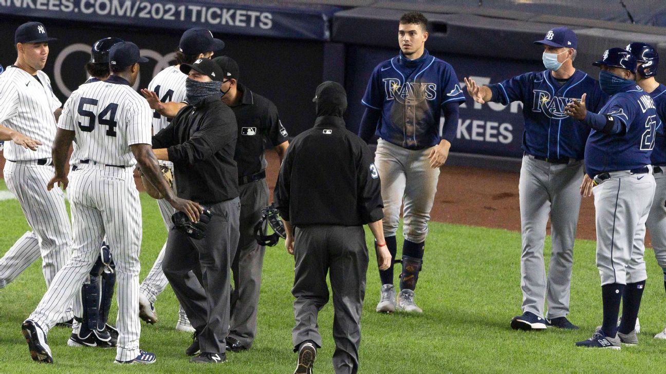 Before they exchanged lineup cards, Dave Roberts told the umps