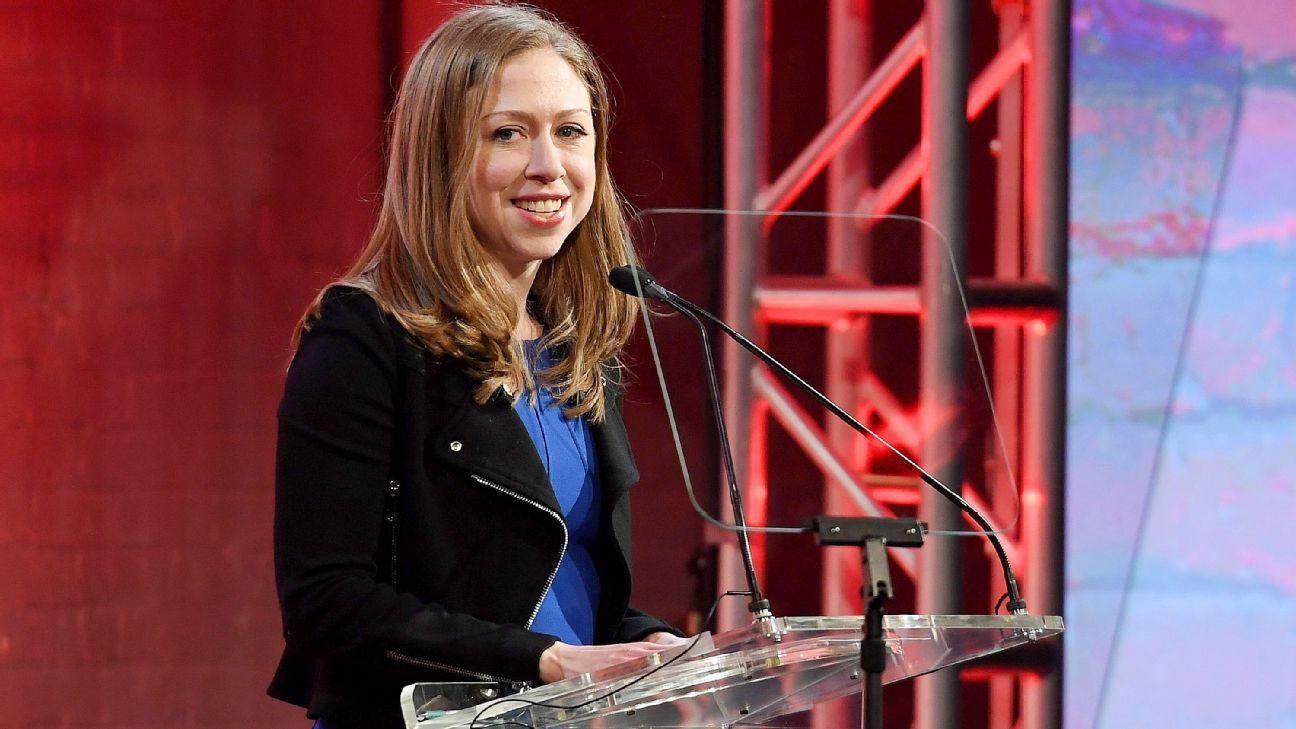 Chelsea Clinton Photos: Bill, Hillary's Daughter Growing Up | Closer Weekly, image size:1296x729