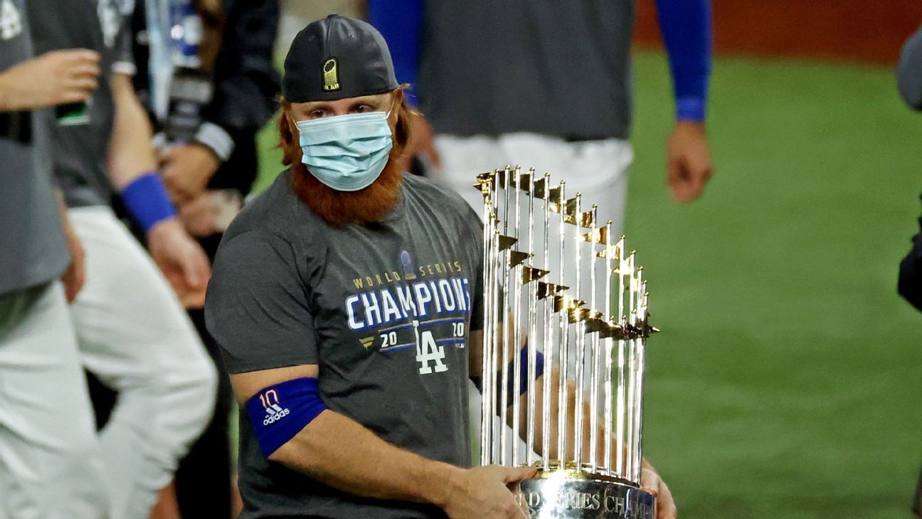 Justin Turner of Los Angeles Dodgers pulled from World Series after  positive COVID-19 test - ESPN