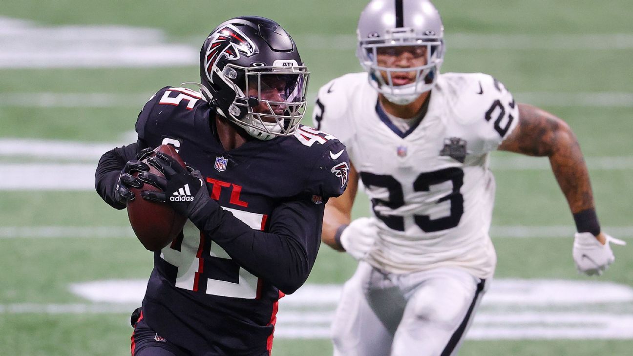 Jones returns pick for TD, Falcons rout Carr, Raiders 43-6 - The