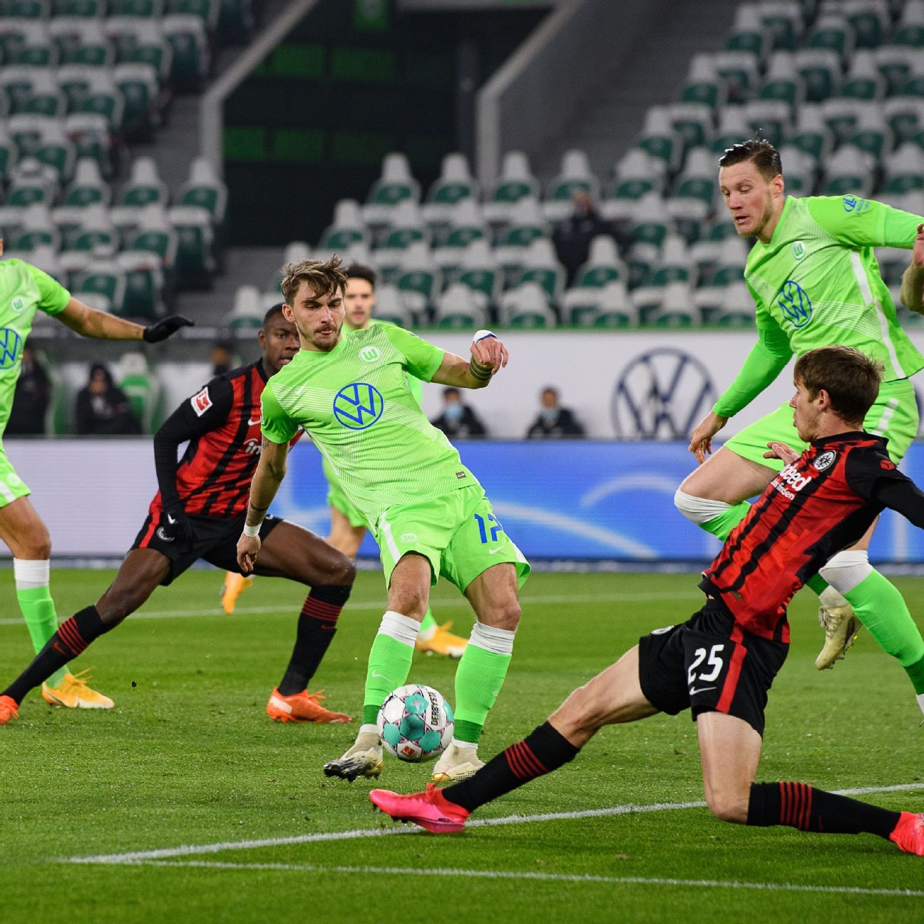 VfL Wolfsburg vs. Eintracht Frankfurt - Football Match ...