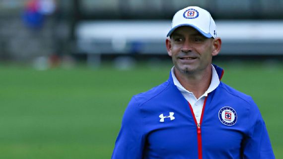 Agente de Paco Jémez reconoce que ofreció al técnico español a Cruz Azul