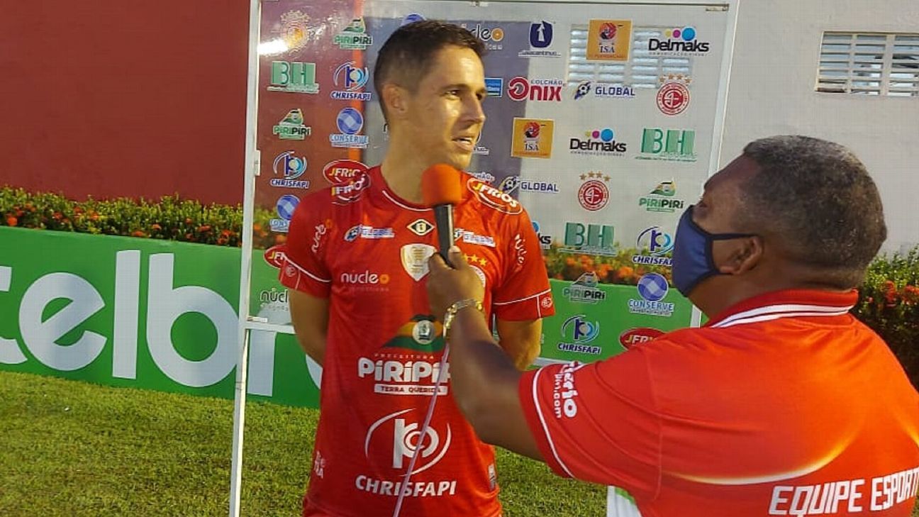 Zagueiro herói na Copa do Brasil trabalha em hospital na linha de frente contra a COVID