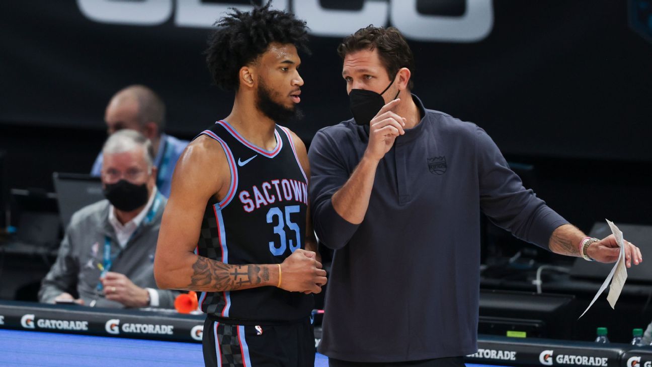 Sacramento Kings’ Marvin Bagley III fractured his left hand during the game against Charlotte Hornets