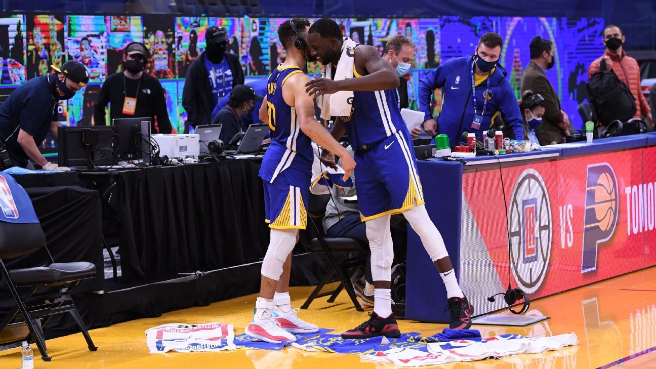 Draymond Green Wears Saint Laurent and Del Toro Loafers at NBA Awards –  Footwear News