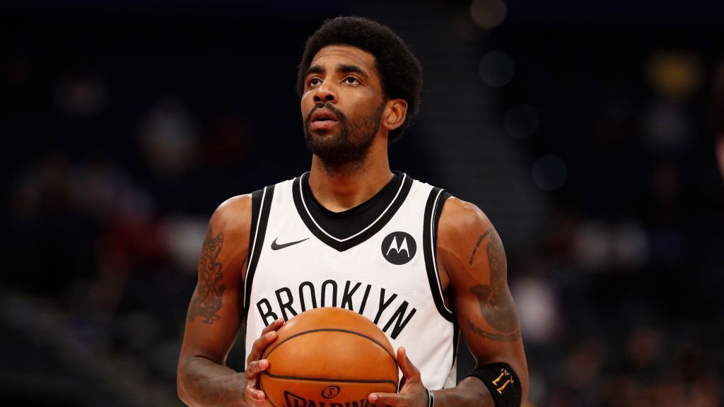 Kyrie Irving no practica con los Nets en Brooklyn debido a los protocolos de vacunación COVID de Nueva York