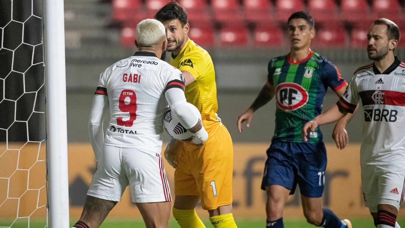 Flamengo faz 4 a 1 no La Calera em noite que mesclou sustos a bom