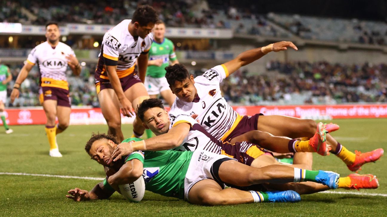 NRL Canberra Raiders beat Brisbane Broncos, spoil Karmichael Hunt's