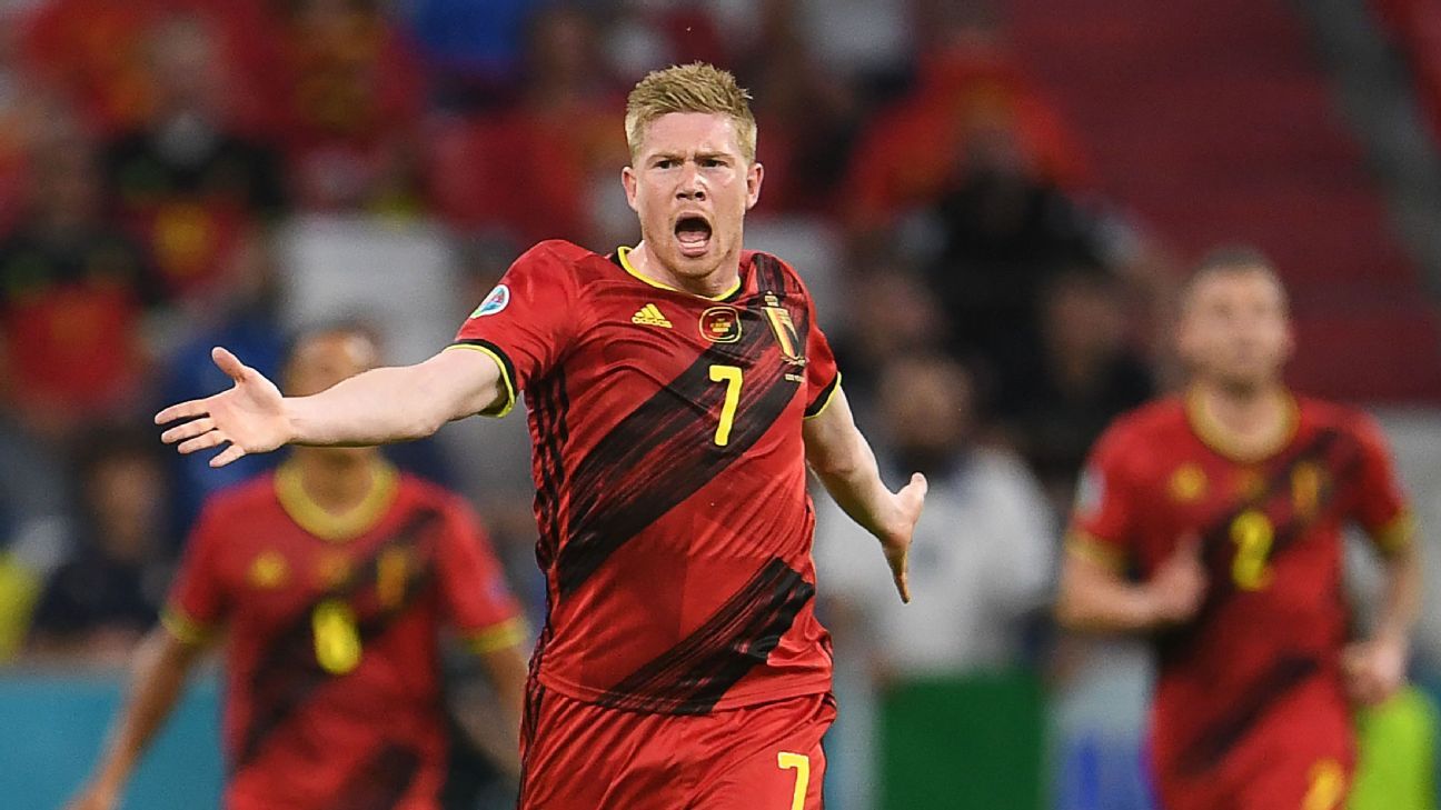 Kevin De Bruyne of Belgium holds a ball in his hand during the Uefa Nations  League semi-final football match between Belgium and France at Juventus  stadium in Torino (Italy), October 7th, 2021.