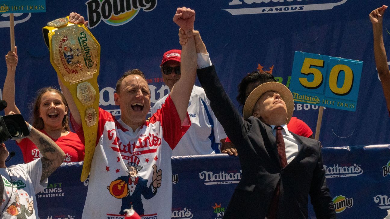 Joey Chestnut eats world-record 76 hot dogs to win Nathan's Famous Fourth of Jul..
