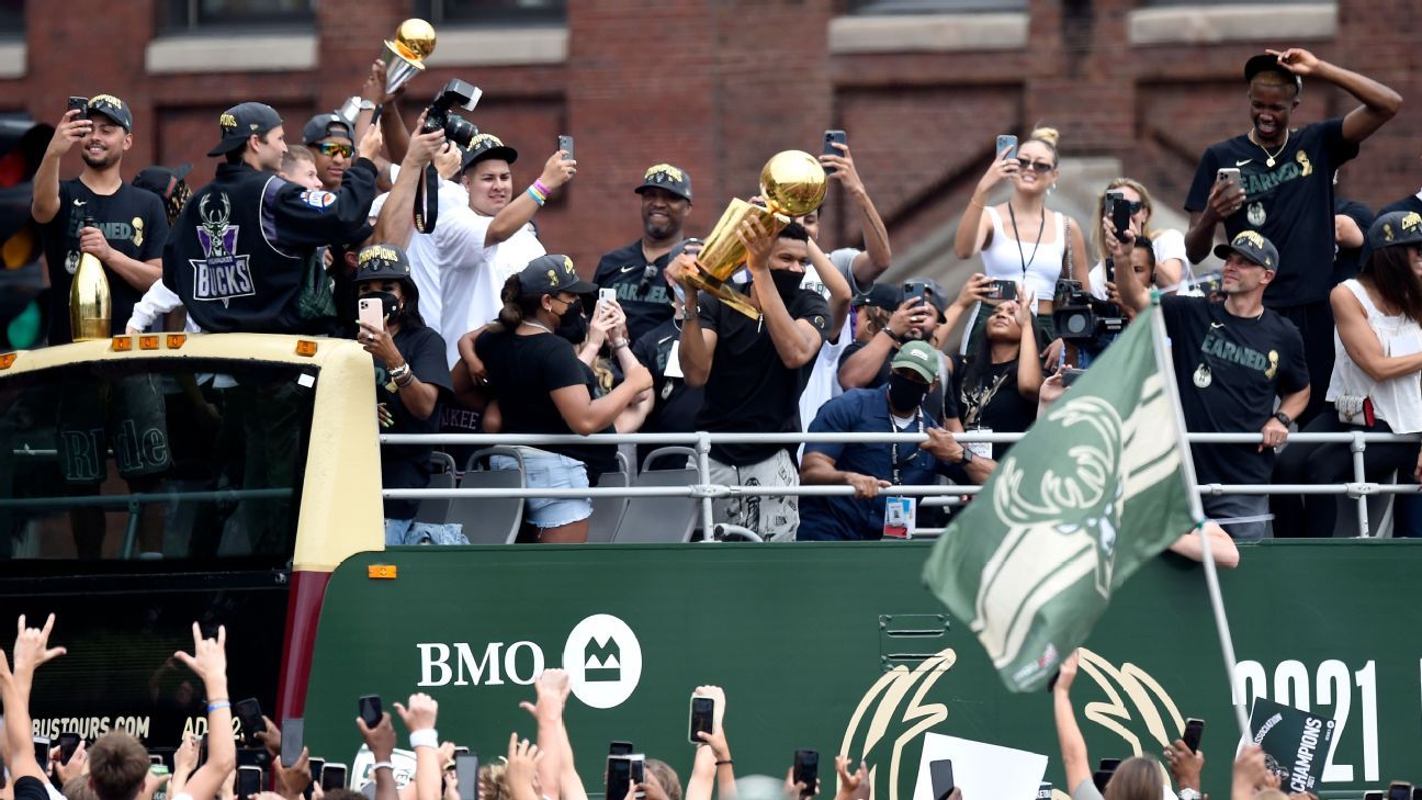 Thousands turn out for Milwaukee Bucks' NBA championship parade