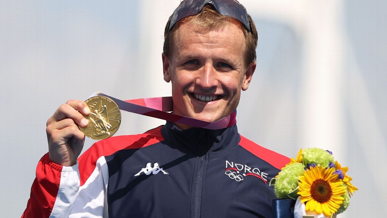 Norway's Kristian Blummenfelt wins gold medal in men's triathlon