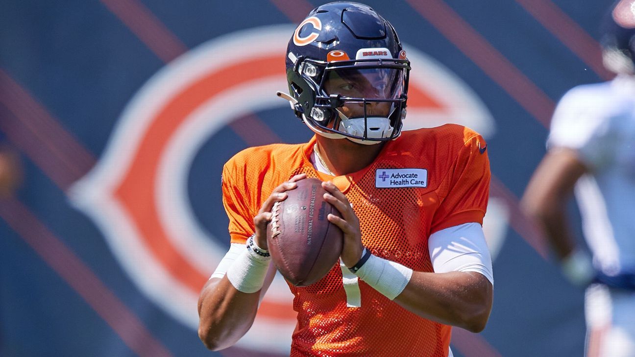 Walking the line: Chicago Bears must perform delicate balancing act with Justin Fields