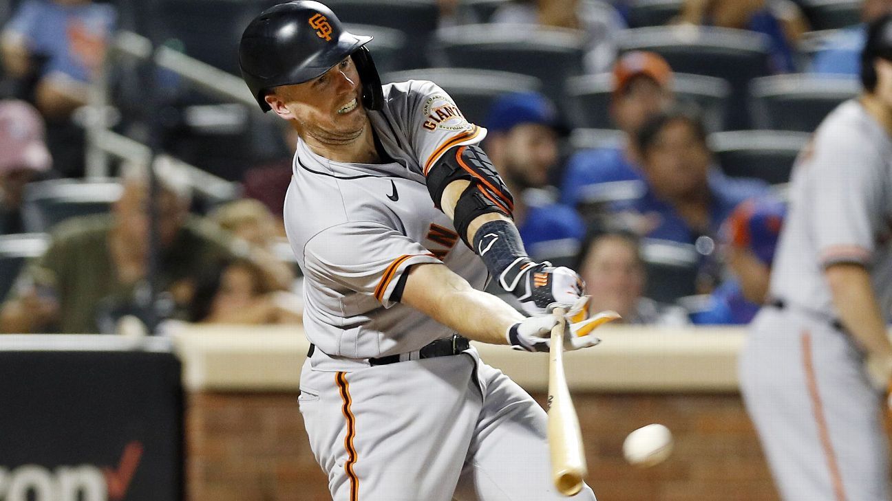 Giants All-Star catcher Buster Posey day-to-day with knee injury