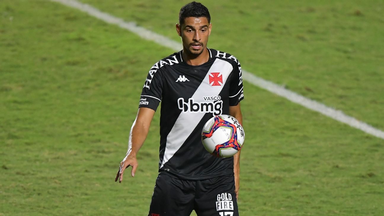 Daniel Amorim con camiseta de Vasco da Gama.