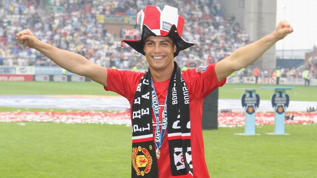 Cristiano Ronaldo signs for Manchester United: stunning Old Trafford return conf..