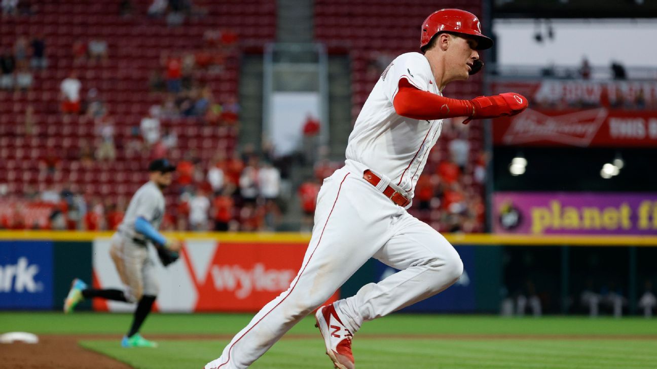 Reds' Tyler Stephenson out 4-6 weeks with fractured thumb