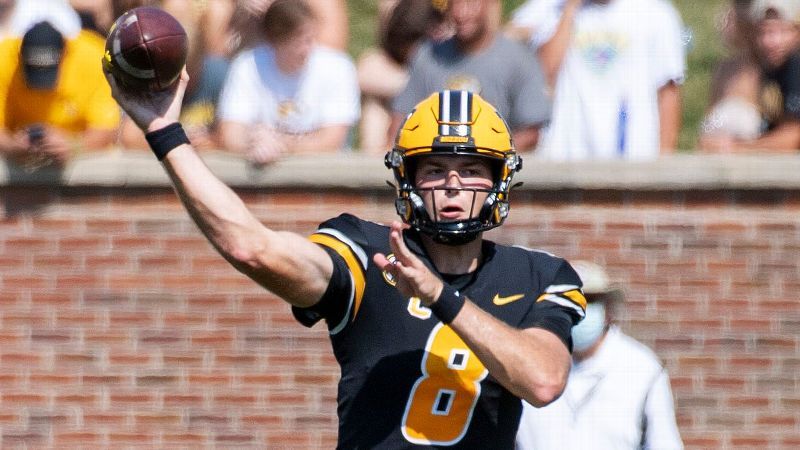 QB Bazelak leads balanced Mizzou assault in blowout