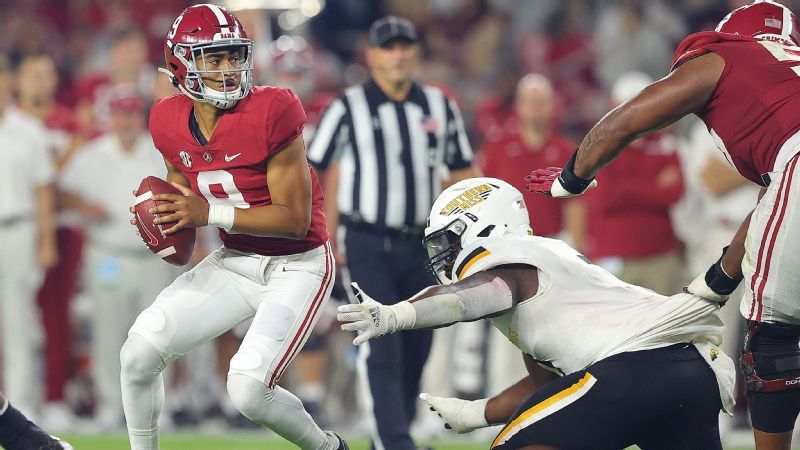 Younger retains Tide rolling with offensive execution