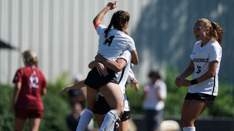 Commodores win massive after two targets from Kelley