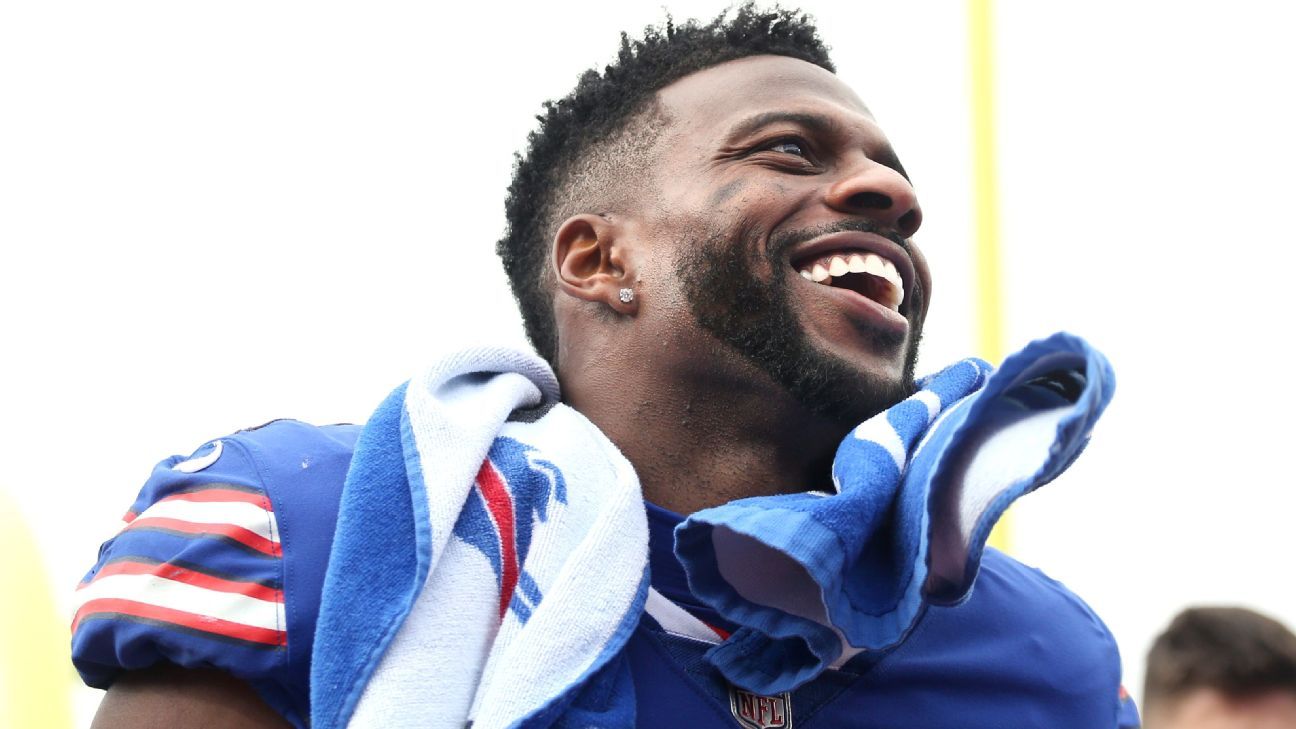 Two-time Pro Bowl wide receiver Emmanuel Sanders calls it a career after 12 seas..