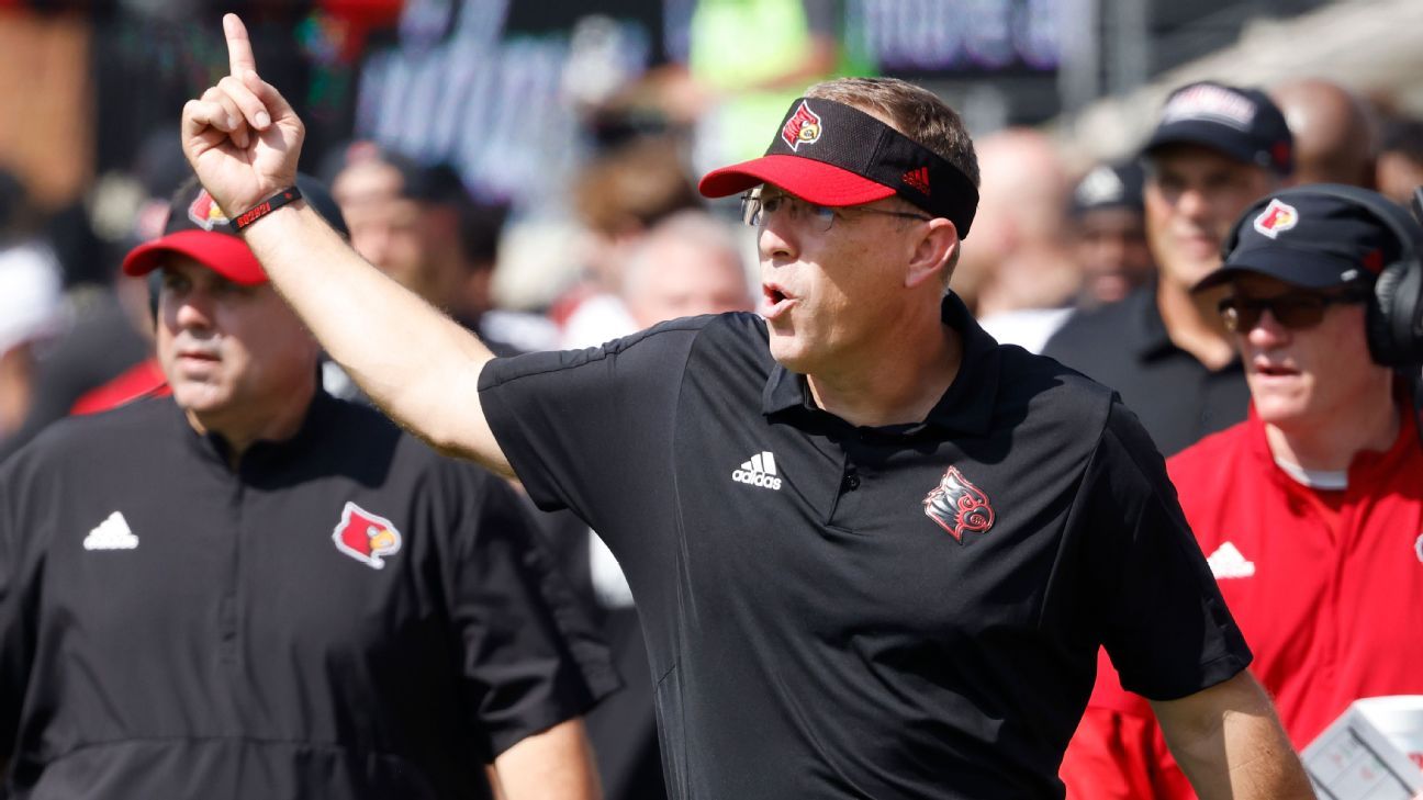 Louisville coach Scott Satterfield perplexed by clock issue during loss to Wake ..