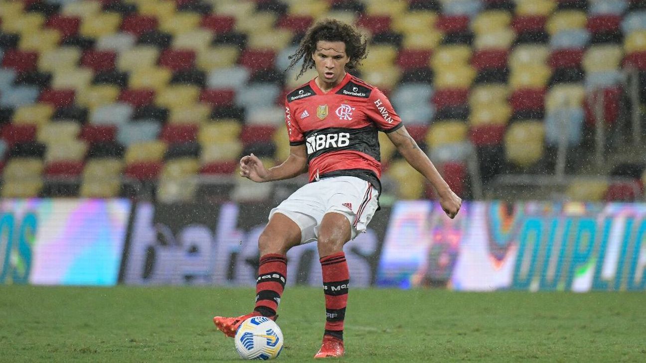 Arão revela bastidores de parceria com Andreas Pereira, fala o que mudou com Renato e crava: Nosso limite é o céu