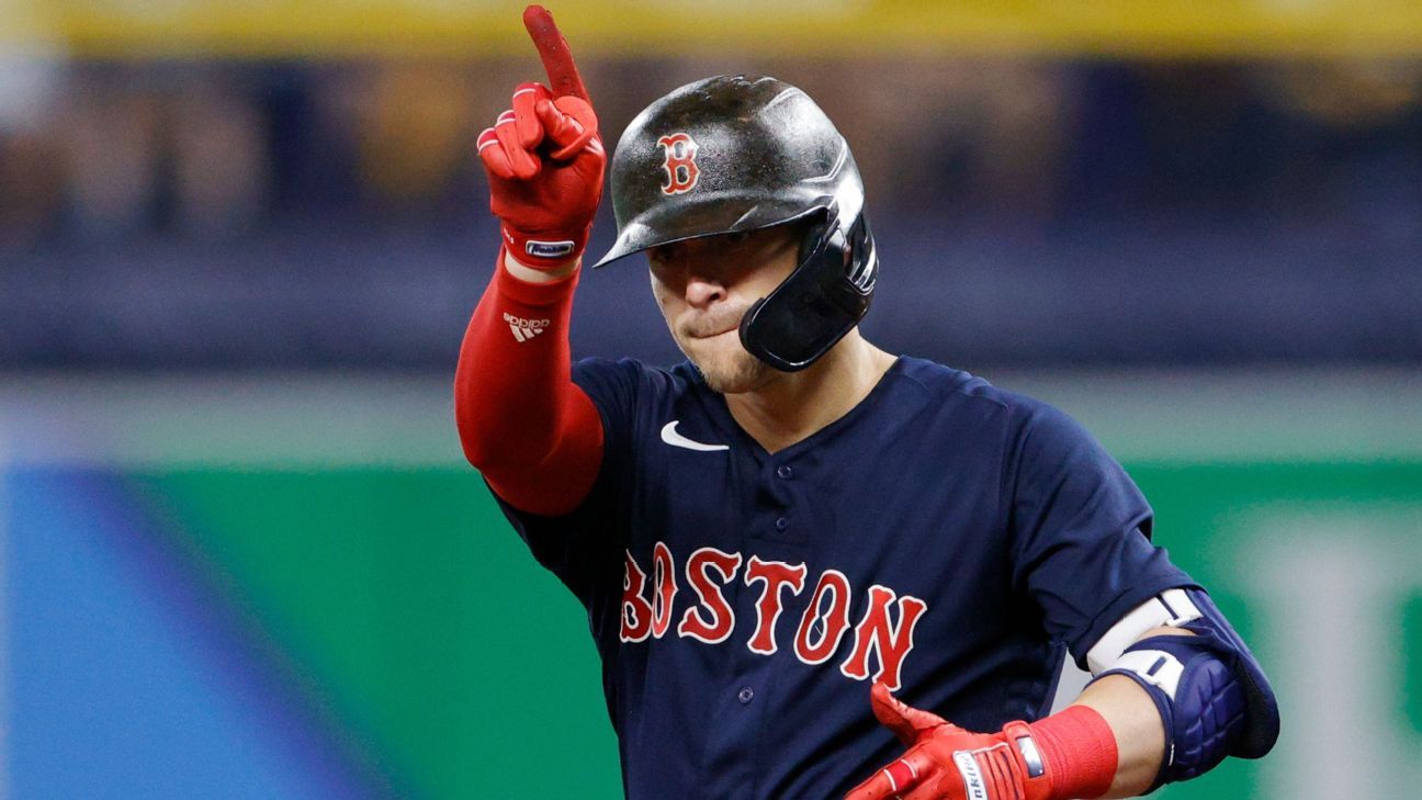 Kike Hernandez's 4 extra-base hits power Boston Red Sox's offensive outburst in Game 2 of ALDS