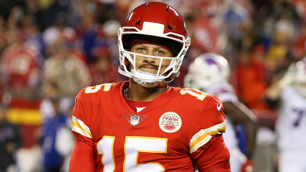 After uncharacteristic rash of turnovers, Kansas City Chiefs' Patrick Mahomes says he has to 'reevaluate what I'm doing'