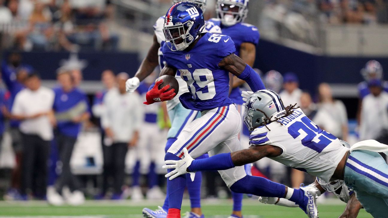 Giants' Kadarius Toney sports 'Suicide Squad' visor in practice