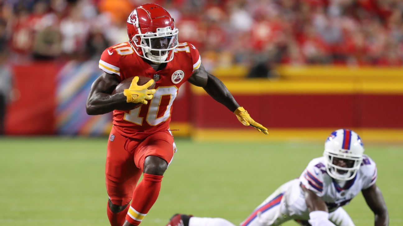 With Tyreek Hill trade, Miami Dolphins become instant playoff contenders