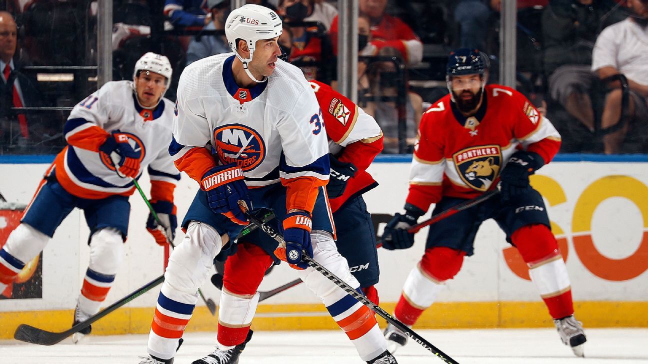 New York Islanders' Zdeno Chara breaks Chris Chelios' games-played record by def..