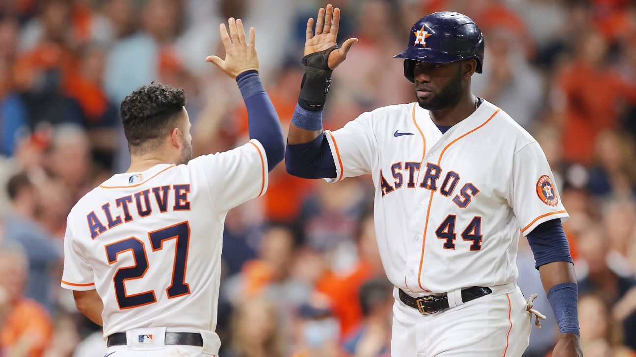 Los Angeles Angels fans toss trash cans, jeer Houston Astros in win - ESPN