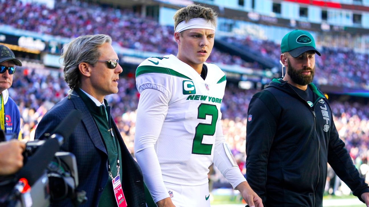 New York Jets QB Zach Wilson leaves game with injured knee
