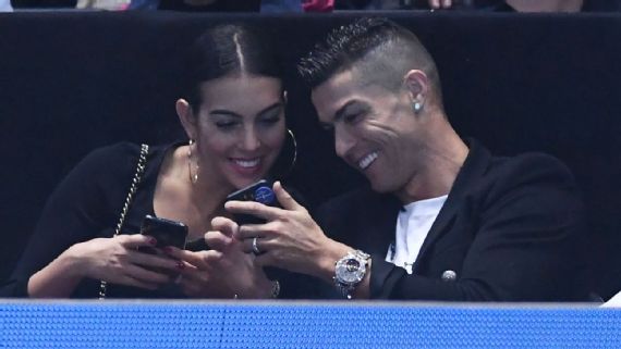 Cristiano Ronaldo será padre de gemelos otra vez!