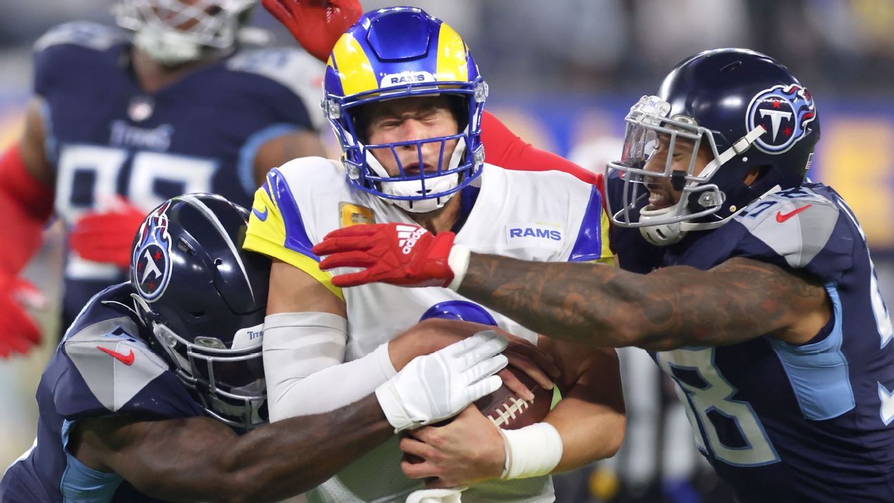 Los Angeles Rams QB Matthew Stafford throws wild interception, follows it with pick-six