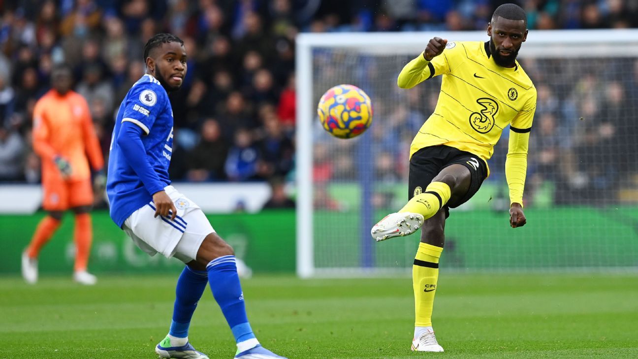 ï»¿Follow LIVE: Can Leicester halt Chelsea price?