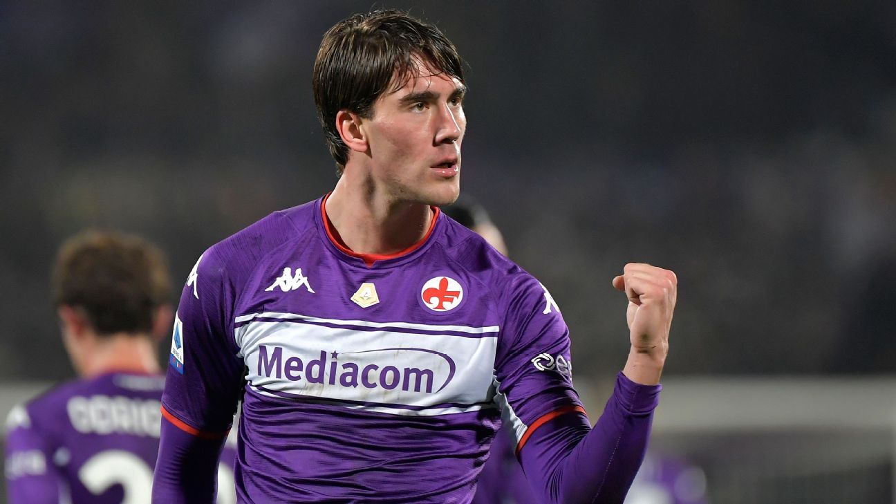 Transfer Talk: Manchester United in the hunt for Fiorentina phenomenon Dusan Vlahovic