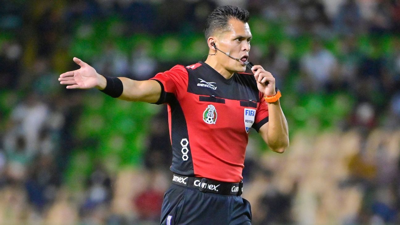 Ramos Rizo considera que el árbitro perdona un claro penal contra León ...