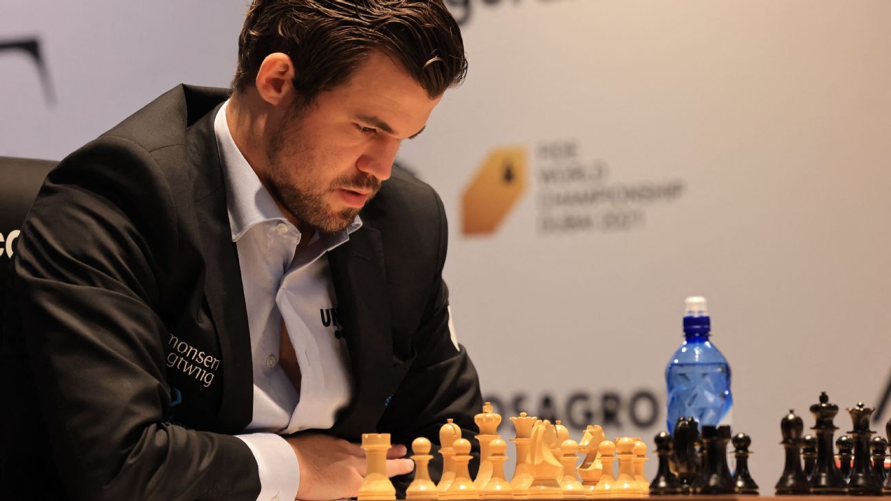 Carlsen earns Game 1 draw with Nepomniachtchi at World Chess